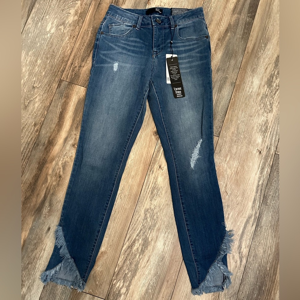 Stylish Blue Distressed Women Skinny Jeans